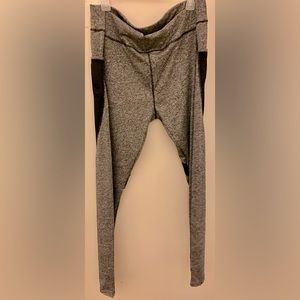 🆕Women’s plus grey leggings with pockets size 3X